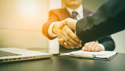 【一周并購(gòu)觀察】今年最大借殼交易誕生 江粉磁材207億收購(gòu)蘋果供應(yīng)商領(lǐng)益科技